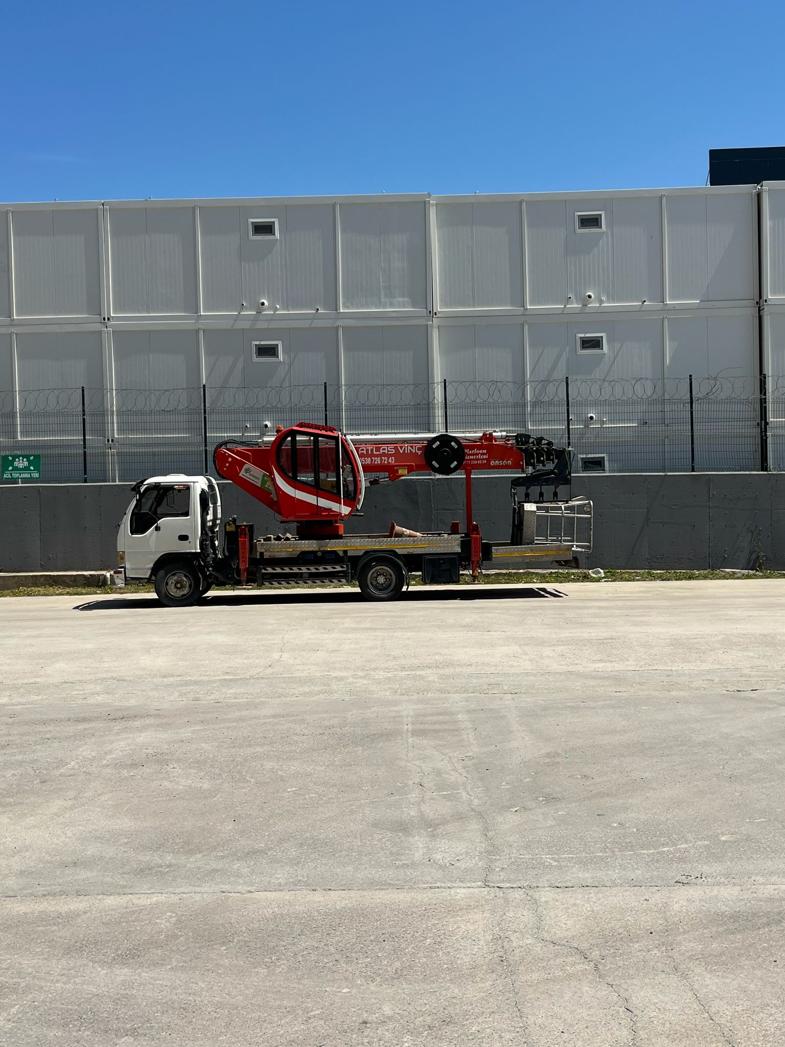 Yüksek Tonajlı Mobil Vinç Hizmetleri